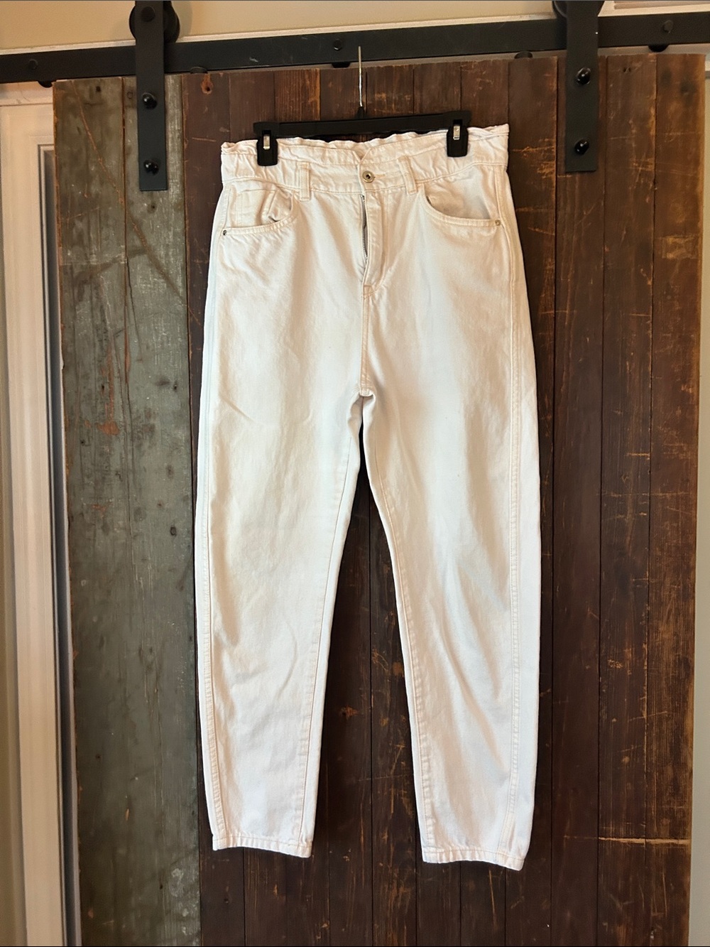 High-Rise White Cropped Ankle Jeans